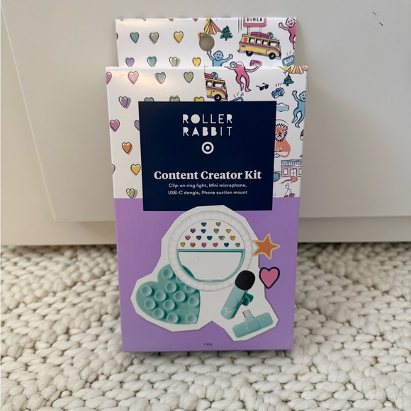 BNWT Roller Rabbit x Target Content Creator Kit - Picture 2 of 3